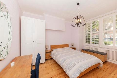 2 bedroom flat for sale, Mandalay Road, London SW4