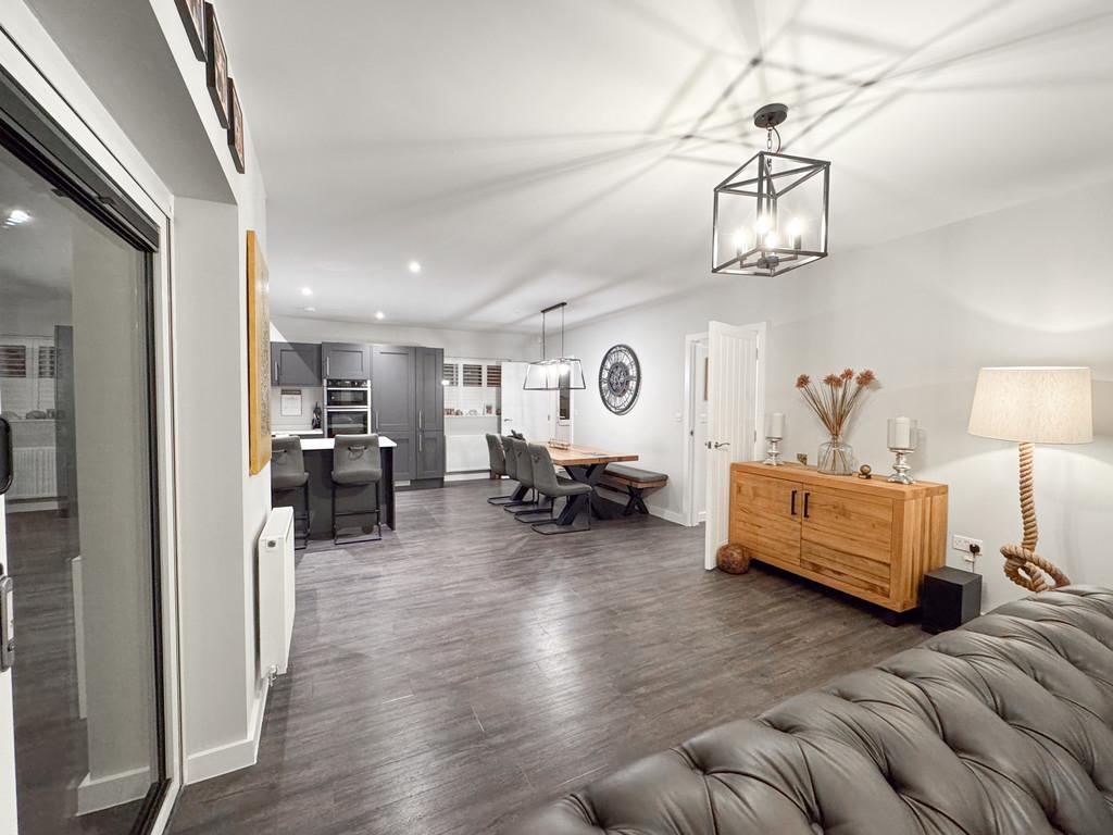 Hart avenue family room 3