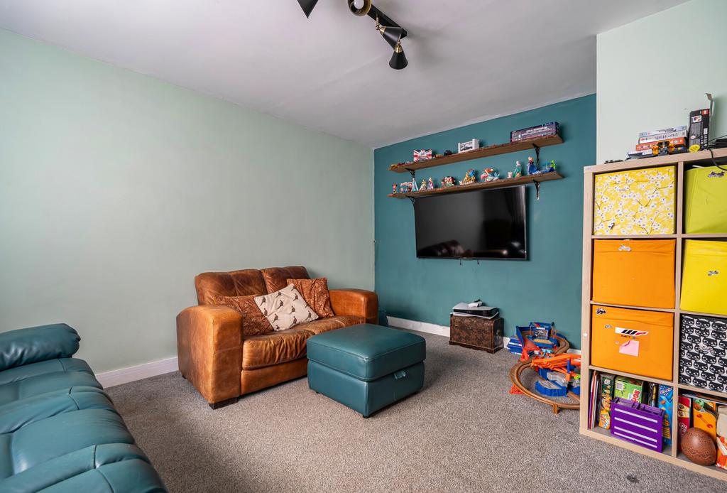 1374619-18-690b77...