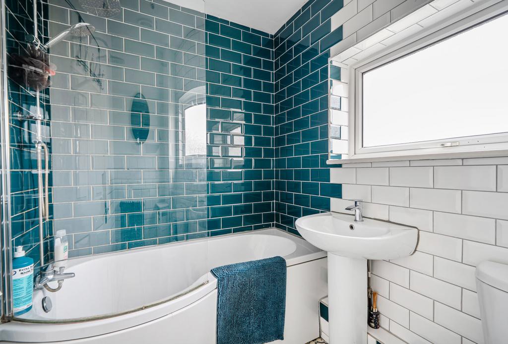 1374619-10-690b76...