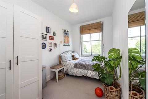 2 bedroom apartment for sale, Addison Court, London, NW6