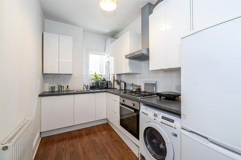 2 bedroom apartment for sale, Addison Court, London, NW6