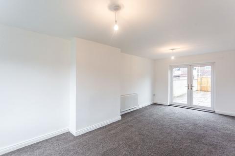 3 bedroom semi-detached house to rent, Waterloo Close, West Yorkshire WF10