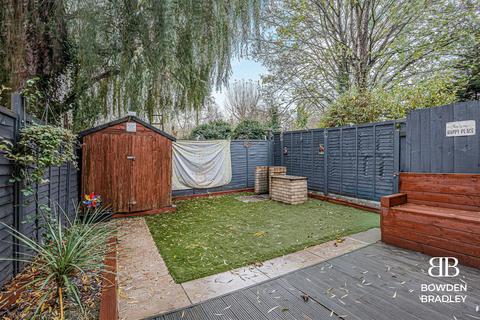 2 bedroom maisonette for sale, Chalford Walk, Woodford Green