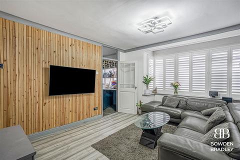 2 bedroom maisonette for sale, Chalford Walk, Woodford Green