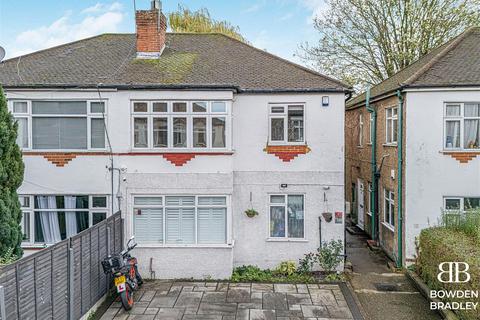 2 bedroom maisonette for sale, Chalford Walk, Woodford Green