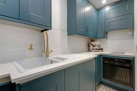 1 bedroom flat to rent, Queen's Gate, London SW7