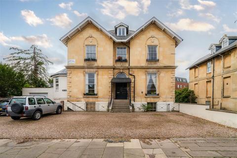 undefined, Glen Isla, Cheltenham, GL50