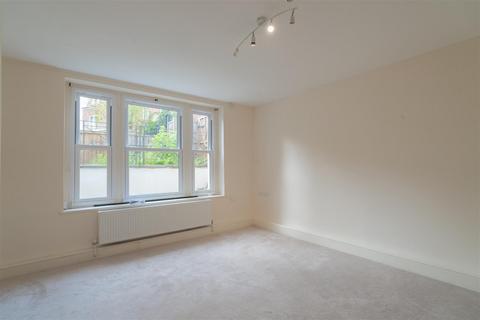 undefined, Glen Isla, Cheltenham, GL50