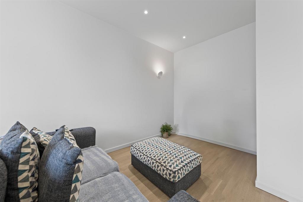 13 Granton House Web12.jpg