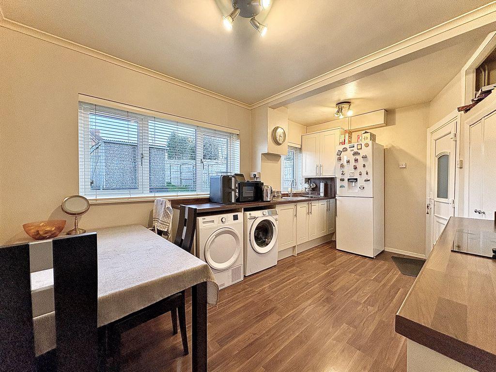 Dining kitchen