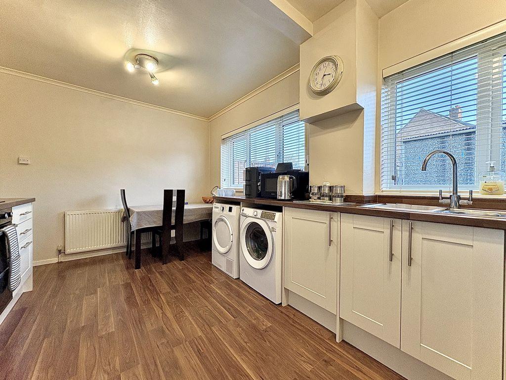 Dining kitchen