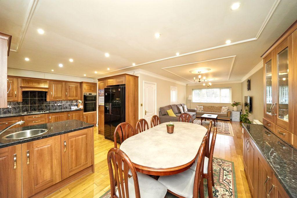 Kitchen dining area