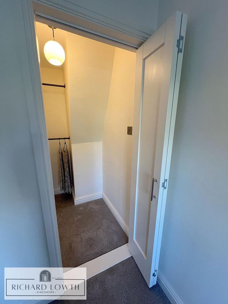 Walk-in Wardrobe