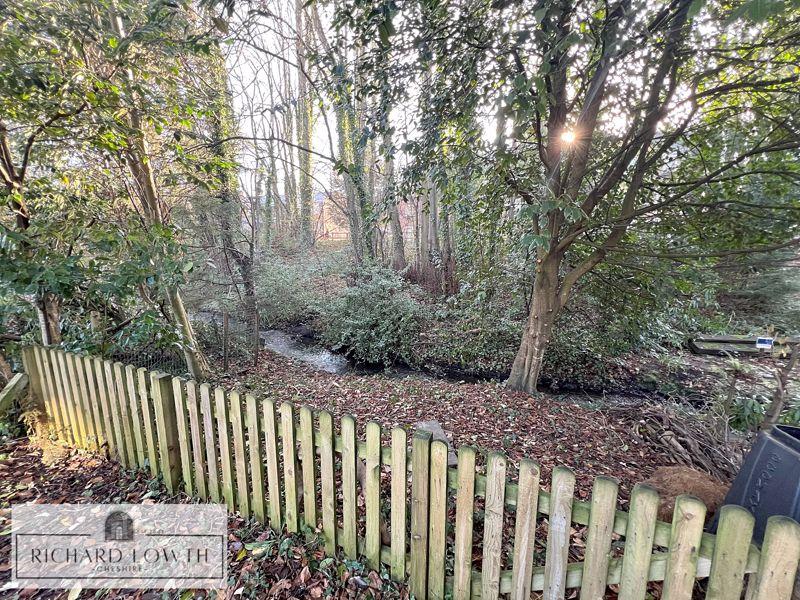 Front Garden/Views