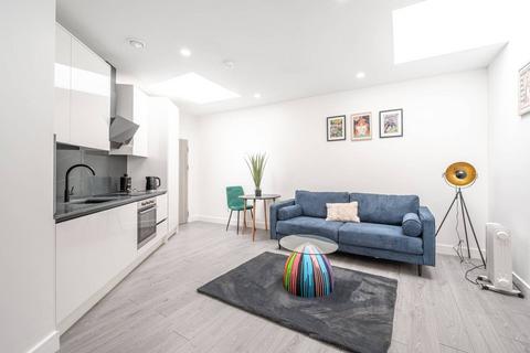1 bedroom flat to rent, FINCHLEY ROAD, West Hampstead, London, NW3