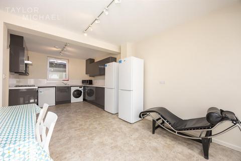 6 bedroom terraced house to rent, Edinburgh Road, Brighton