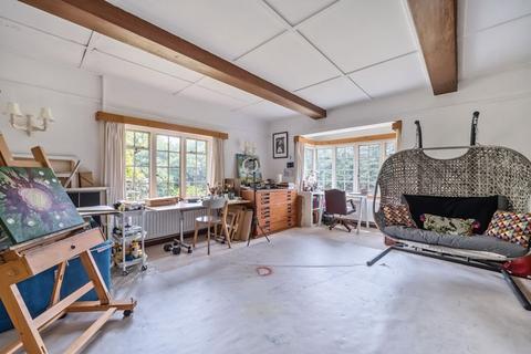 4 bedroom detached house to rent, Tilford Road, Hindhead