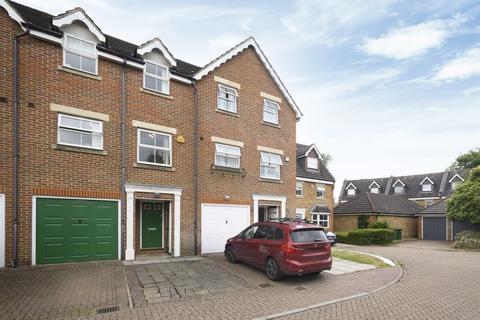 Pembroke Avenue, Pinner