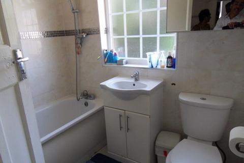 3 bedroom terraced house to rent, Byron Road, Harrow