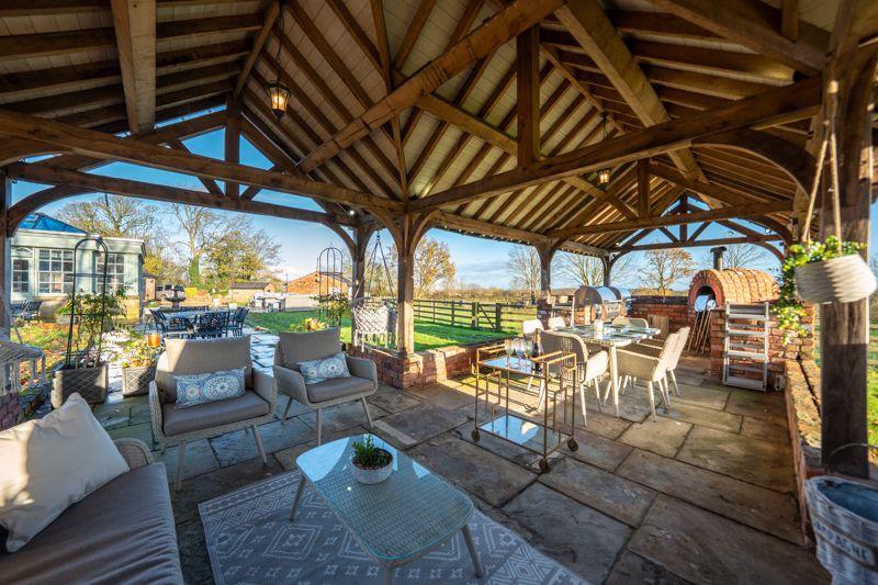 Outdoor BBQ/ Seating