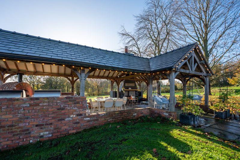 Outdoor BBQ/ Seating