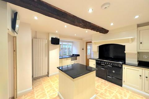 4 bedroom cottage for sale, Park Close, Earls Barton, Northamptonshire NN6