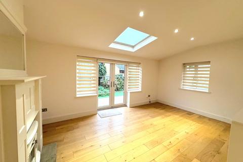4 bedroom cottage for sale, Park Close, Earls Barton, Northamptonshire NN6