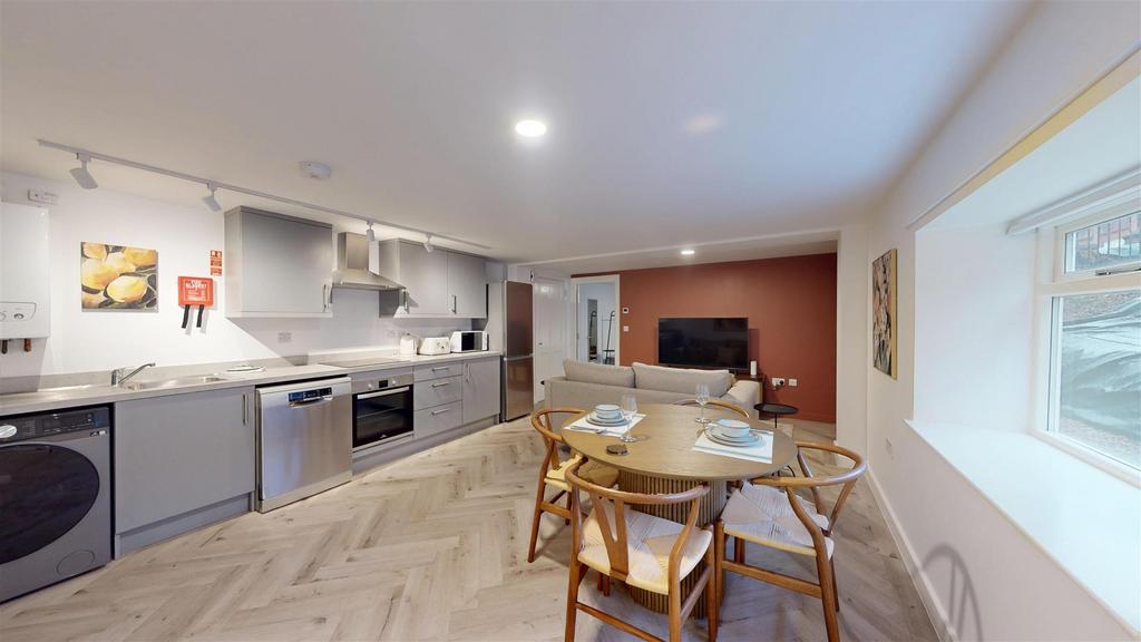 Flat-1 A-56-St-Michaels-Street-12222025 132749.jpg