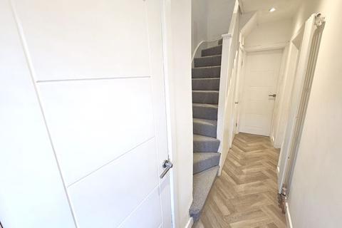 3 bedroom terraced house to rent, James Road, Birmingham B43