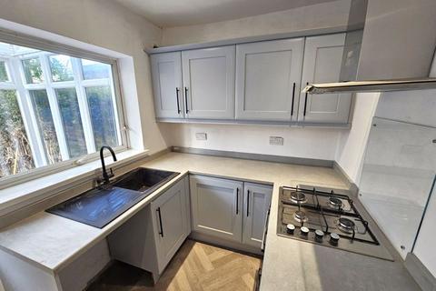 3 bedroom terraced house to rent, James Road, Birmingham B43