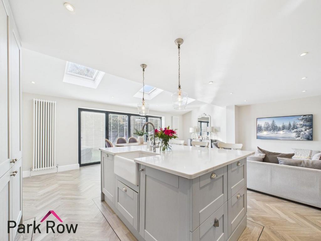 Kitchen / living / dining area