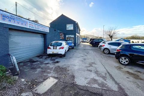 Property to rent - Conway Road, Mochdre, Colwyn Bay, Conwy, LL28