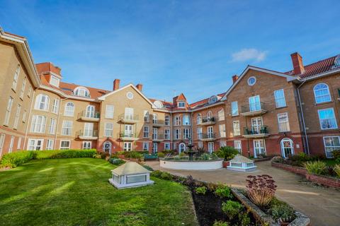 2 bedroom apartment for sale, Colne Road, Cromer, NR27