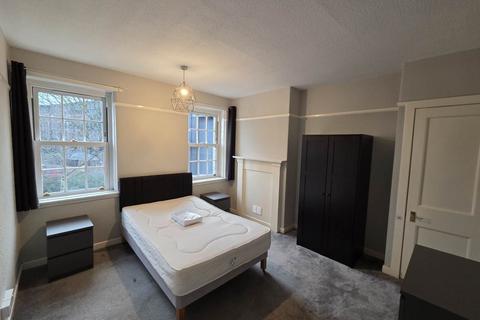 2 bedroom apartment to rent, 25A Old Hawkhill, ,