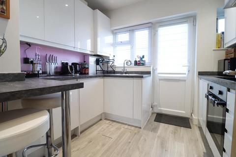 2 bedroom flat for sale, Edgware HA8