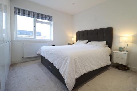 2 bedroom flat for sale, Edgware HA8