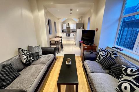 5 bedroom semi-detached house to rent, Brook Road, Manchester, M14 6UH