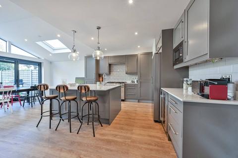 4 bedroom terraced house to rent, Aylward Road, Raynes Park, London, SW20