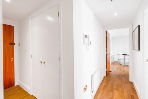 1 bedroom apartment to rent, Exchange Court, London WC2R