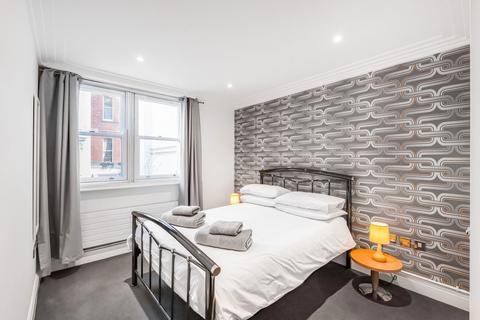 1 bedroom apartment to rent, Exchange Court, London WC2R
