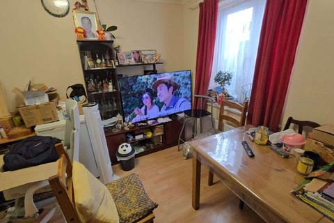 3 bedroom terraced house for sale, Tollgate Road,London