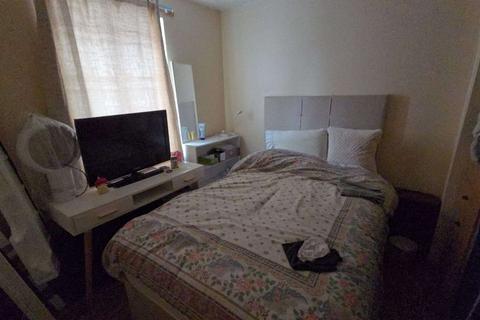 3 bedroom terraced house for sale, Tollgate Road,London