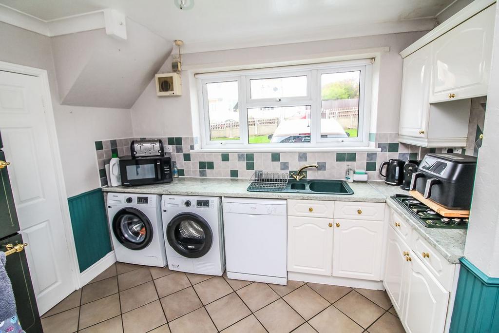 Kitchen Pic 3.