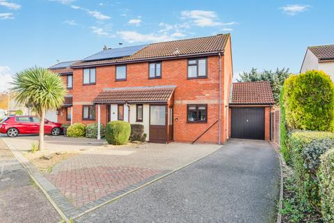 Redlake Drive, Taunton, TA1