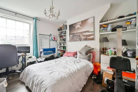 2 bedroom apartment for sale, Flat , Chilham House, Law Street, London