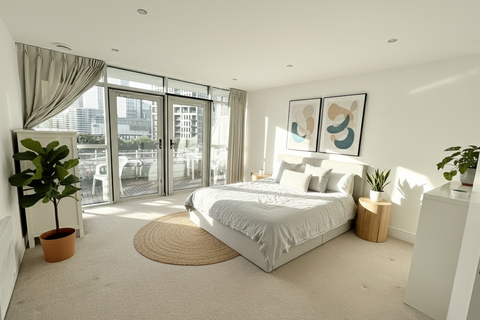 3 bedroom apartment to rent, Gerry Raffles Square, London