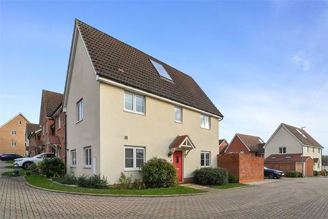 3 bedroom semi-detached house for sale, Howland Close, Saffron Walden, Essex, CB10