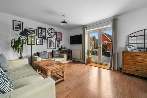 3 bedroom semi-detached house for sale, Howland Close, Saffron Walden, Essex, CB10