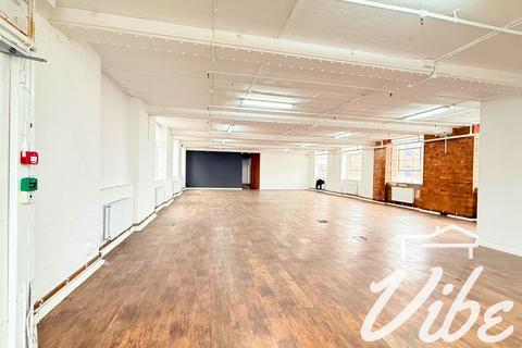 Mixed use to rent, 19 Greenwood Pl London NW5 1LB
